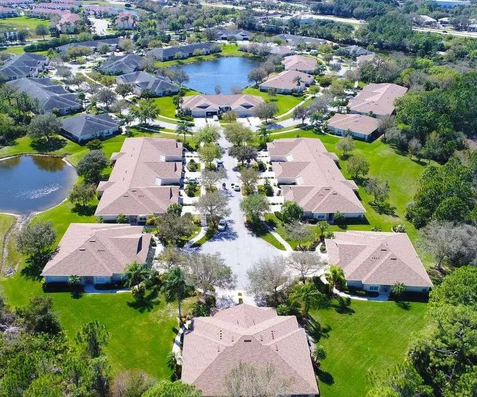 Lakewood Ranch Country Club in Lakewood Ranch FL Aerial photograph of the Weston community within the Lakewood Ranch Country Club, located in Lakewood Ranch, Florida that Crown Roofing & Waterproofing worked on.